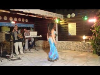 An eznak drum solo belly dance by farrah @ romeo taverna, cyprus 8353