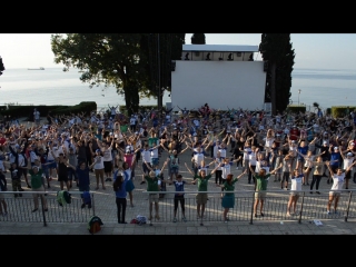 Утро в артеке! утренняя гимнастика