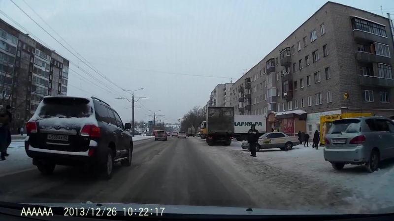 Оригинальная перевозка ёлок )))