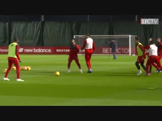 Vvd and lallana nutmegs 👌 salah's quick feet ⚡️ rondos with the reds 🔴