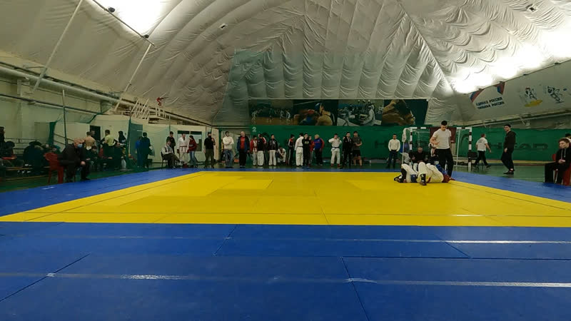 Муртазин азат (в красном)