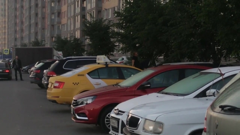 Мужик послал тупых дефок и молодые автомобиль