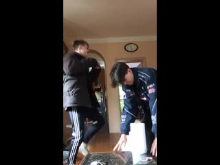 Душевно танцуем на трэп хате