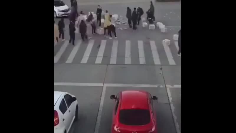 Помогли бедняге (vhs video)
