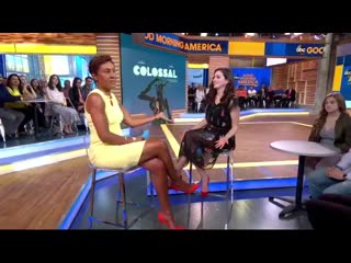 The beautiful dress anne hathaway was wearing this morning a 15 flea market dress! @robinroberts