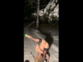 [чисто порно мем] stick to the bunny slopes