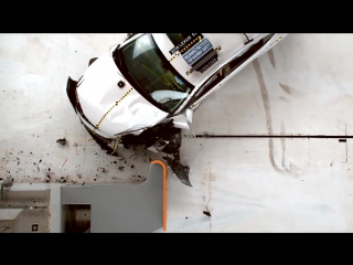 2016 lexus es 350 small overlap iihs crash test