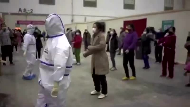 Китайские медсестры поддерживают зараженных коронавирусом