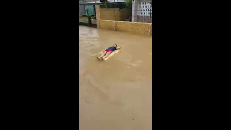 Ребенок паводок