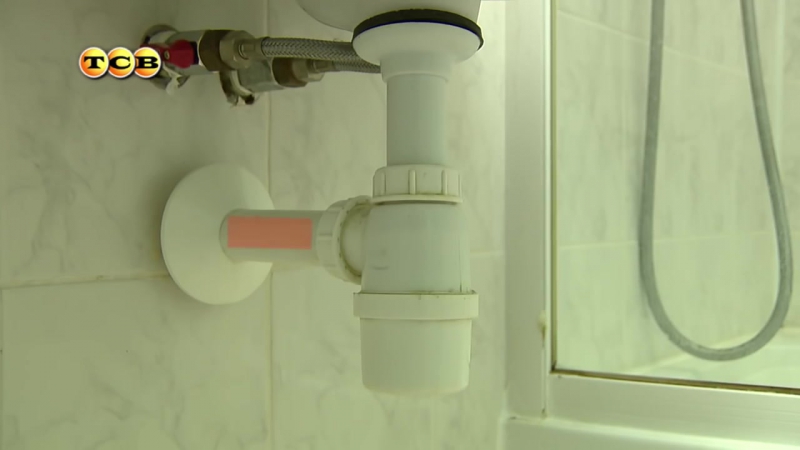 Канализационные подключения причины неприятного запаха