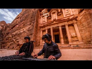 Bedouin live @ the treasury petra, jordan
