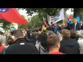 Erfurt tausende bürger protestieren vor thüringer staatskanzlei