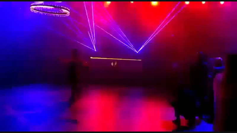 Дипика и ранвир на вчерашней приватной вечеринке, устроенной сестрой ранвира ритикой