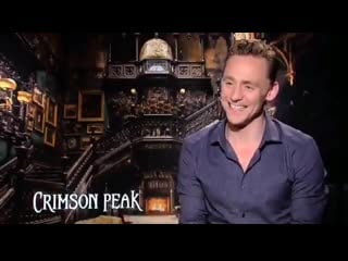 Tom hiddleston makes ehehehehe \ том хиддлстон делает ехехехехе