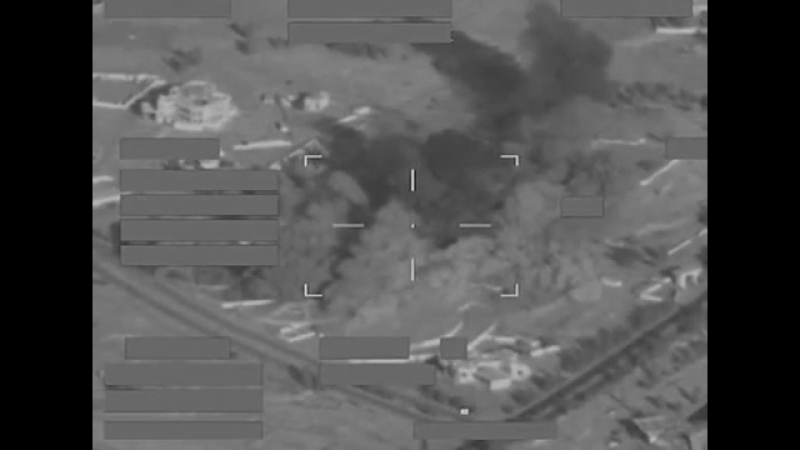 Королевские ввс торнадо gr4s атакуют один из бывших дворцов саддама хусейна в ираке после того, как он был захвачен игил и испол