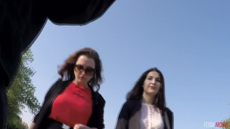 Под юбкой, подглядывания, засветы, подсмотрел, заглянул, чулки, колготки, трусы