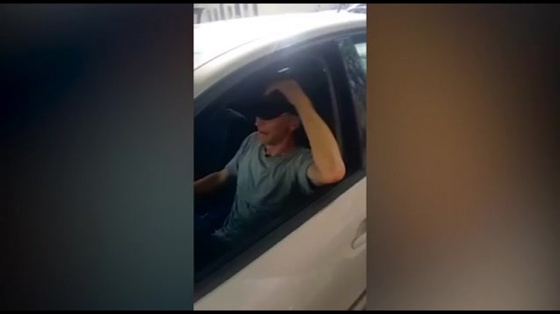 Эстонскую телеведущую пригрозили закопать из за георгиевской ленточки в машине