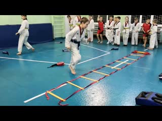 Тренироа с полосами препятствий