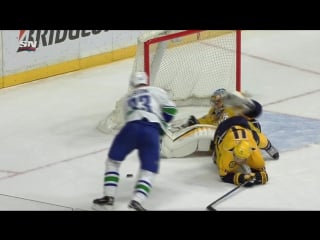 Henrik sedin cant beat an outstretched pekka rinne