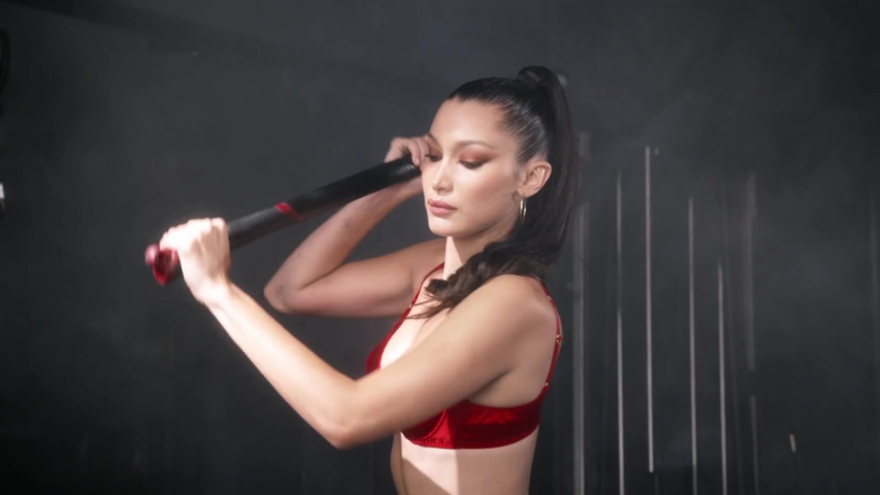Love advent 2017 белла хадид (bella hadid) день 18 (1080p)