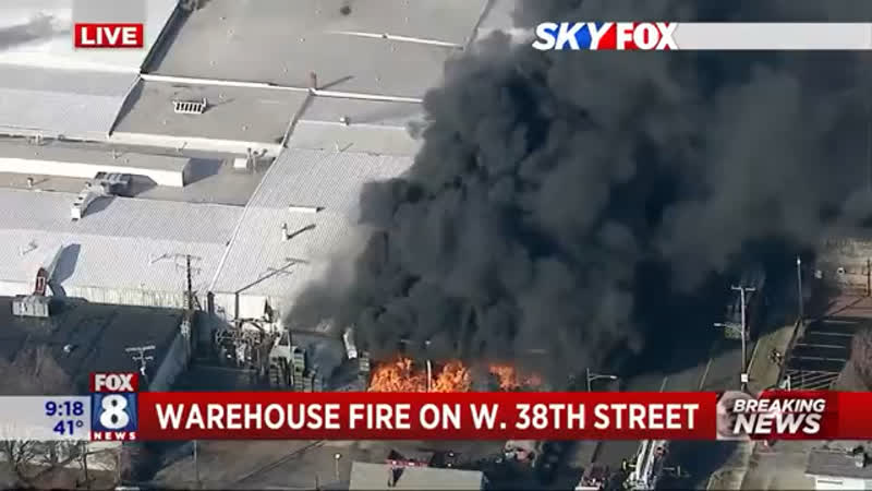 В огайо горит металлургический завод потушить пламя не могут слышны взрывы на место вызвали специалистов по химзащите