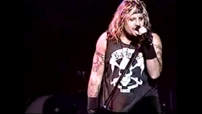 Motley crue uncesored! xxx tour 98 99