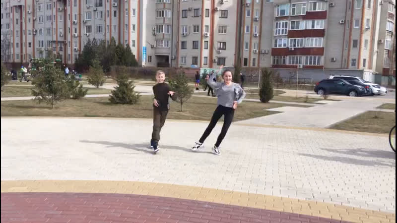 Астраханские бальники танцуют на карантине