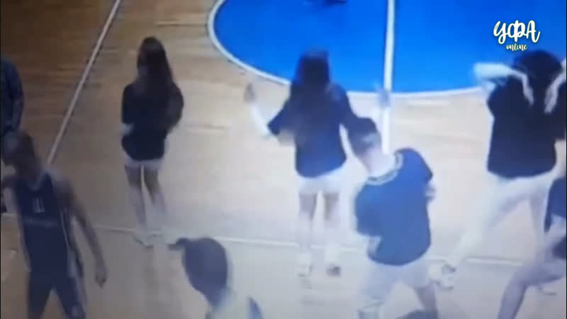 Баскетболист и чирлидерша