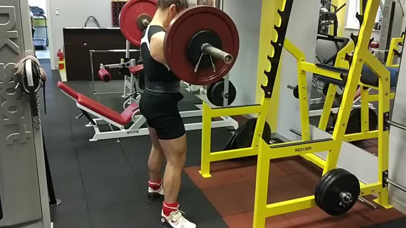 Присед со штангой на груди ( фронтальный присед)