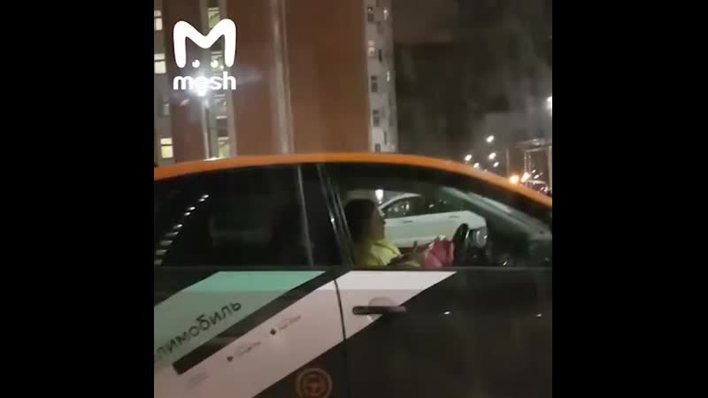 Забыл везь в каршеринге. Забыл в каршеринге вещь. Каршеринговой машине. Утопленный каршеринг. Угоны автомобилей задержание.