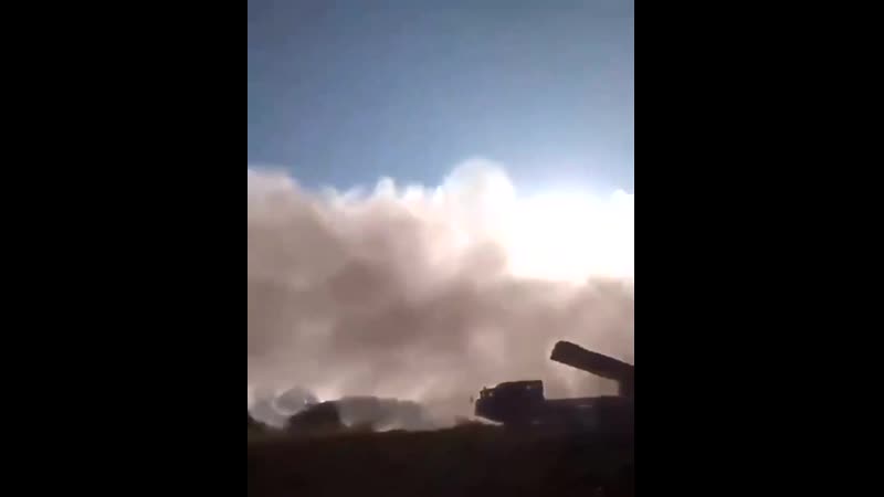 Рсзо бм 30 "смерч" ( либо китайский вариант рсзо ar1a ) вс нкр ведут огонь по позициям вс азербайджана