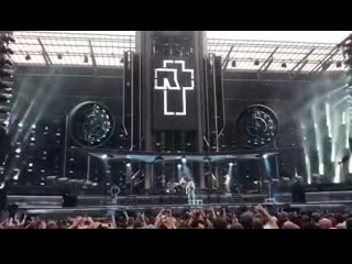 Rammstein zeig dich(12 06 19 dresden)