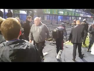 Video arsenal midfielder lucas torreira leaving fratton park in a leg brace