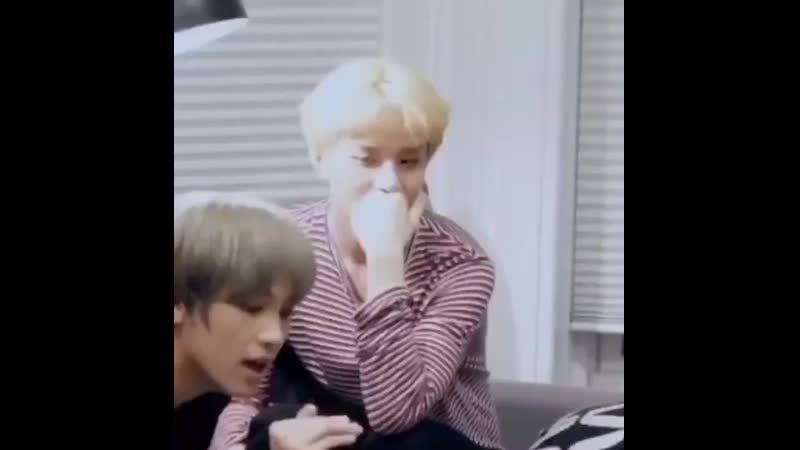 Intoxicated!! drunk!! lightweight!! jungwoo!¡