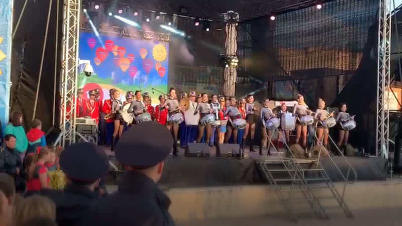 Brass band &amp; majorettes