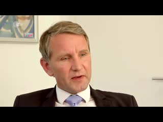 Höcke bricht interview mit zdf ab, weil zdf reporter zu dumm ist, um aus den bus zu gucken