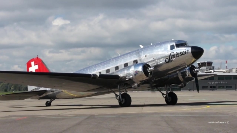 Historic swissair douglas dc 3 start up take off great sound!