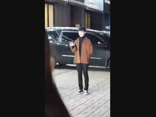 181030 kyungsoo arriving at the 100daysmyprince finale wrap up party