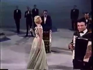 ( ) dinah shore buttons and bows