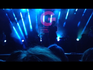 Gerard way speaks about mental illnesses + maya the psychic (live at @ теле club)