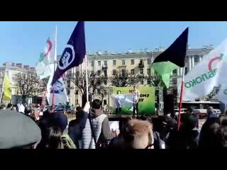 Выступление на митинге против призыва в армию