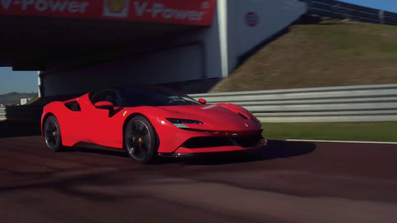 Джанкарло физикелла протестировал ferrari sf90 stradale