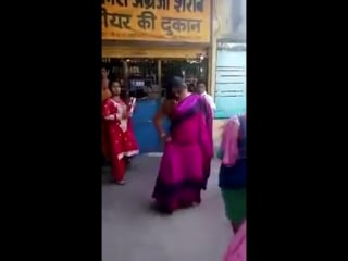 Wapwon com hijra boobs show in public places