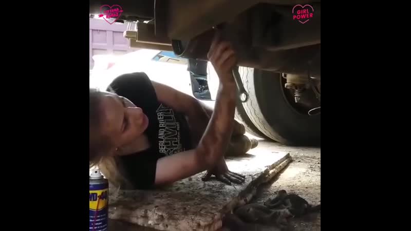 Девушка в лабиринтах камаза