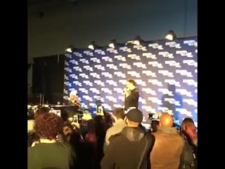 Stephen amell and john barrowman "do you wanna build a snowman" at hvff january 23 2016
