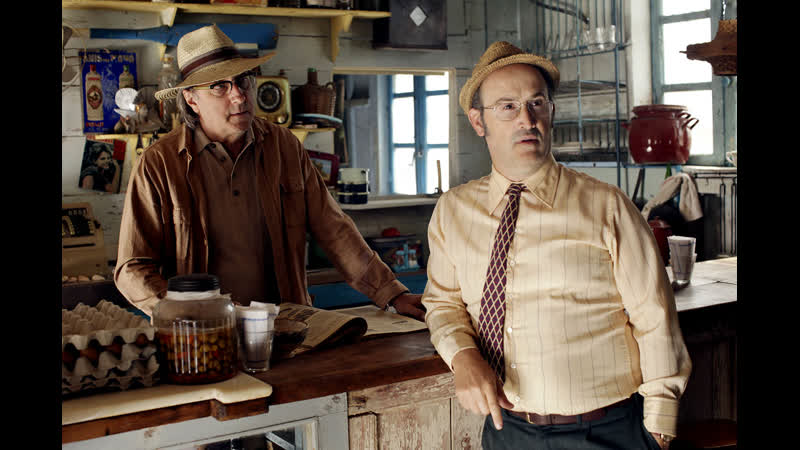 Легко живется с закрытыми глазами/vivir es fácil con los ojos cerrados (2013)