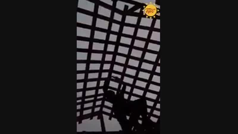 Деревянный дом построенный одной девушкой