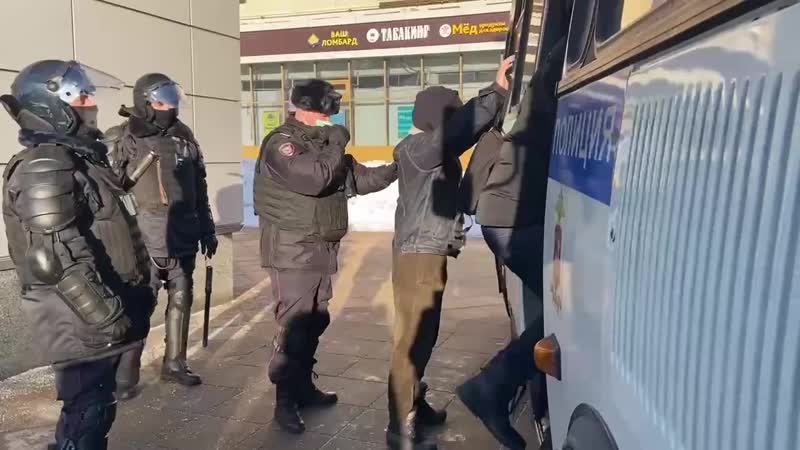 Обыски, аресты