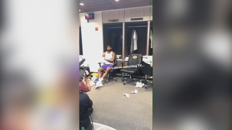 Леброн джеймс смотрел в раздевалке игру «кавальерс»