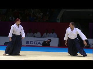 Katate dori perfect move women aikido demonstration